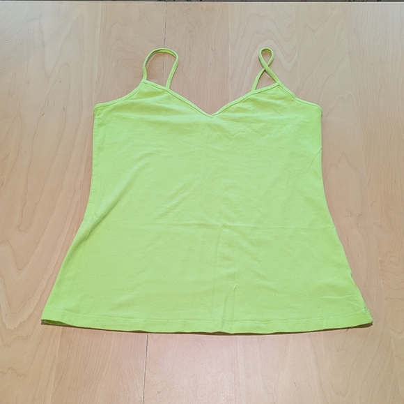 4 Tank Tops Medium/Large - Picture 6 of 7